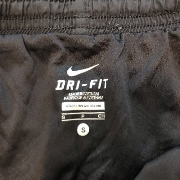 Nike Dri-Fit shorts - Picture 4 of 5